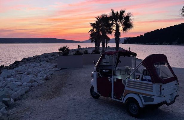 Split Romantic Tuk Tuk Night Ride with Bottle of Wine