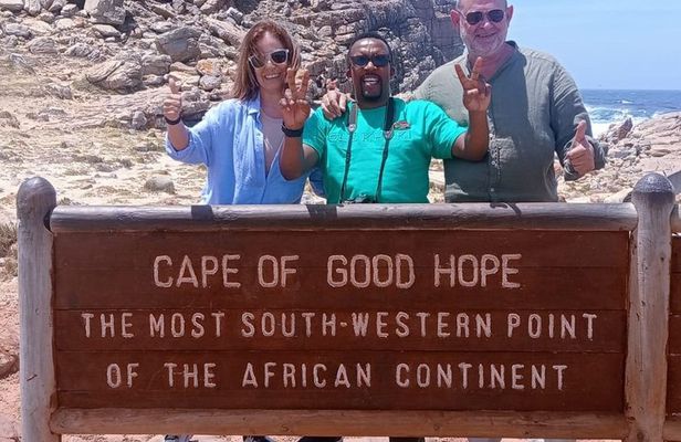 Cape Peninsula Full Day Tour with Penguins and Ocean Views