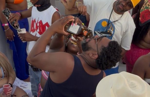 Island Boat Party with drinks