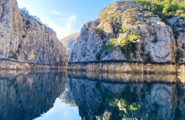 Alanya Green Canyon Boat Tour with Swimming and Lunch