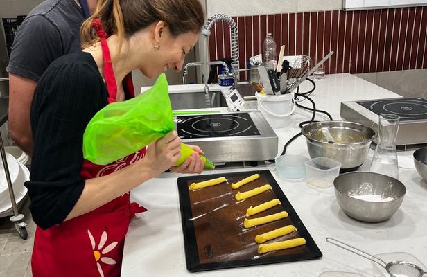 Pastry Class in Bordeaux - éclairs & choux à la crème