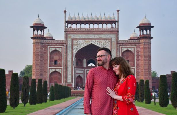02 Days Overnight Taj Mahal Tour From Delhi