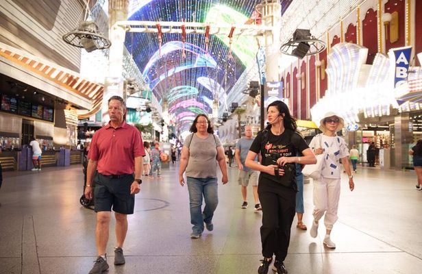 Downtown Fremont Street Walking Tour Las Vegas – English & Span