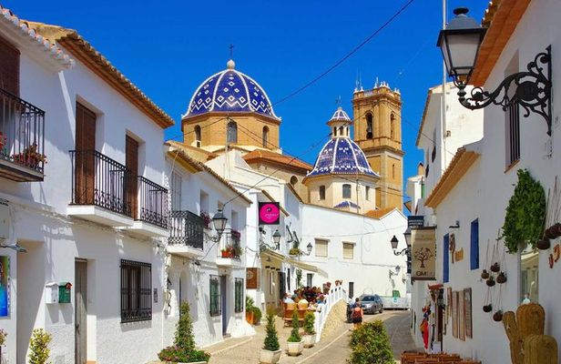 Costa Blanca Tour from Valencia: Altea, Villajoyosa & Benidorm