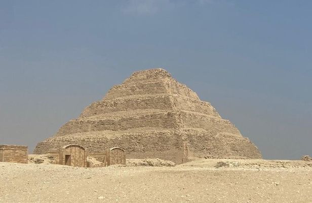 Giza Saqqara Memphis and Dahshur Tour