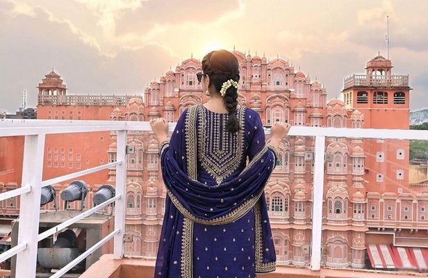 Jaipur Day Tour by Private Car with Local Guide