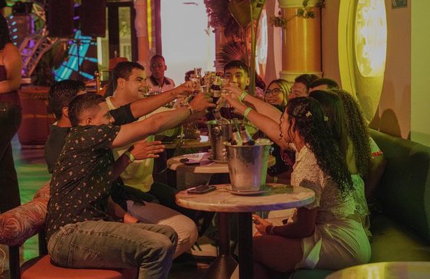 Thursday Night Bar Crawl in Cartagena, Colombia