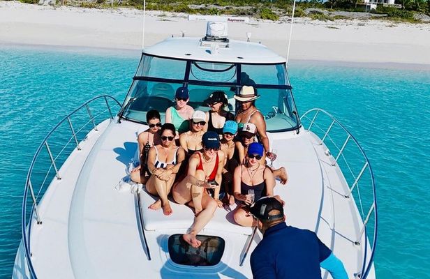 Private Yacht Charter Turks and Caicos Snorkeling and Drinks