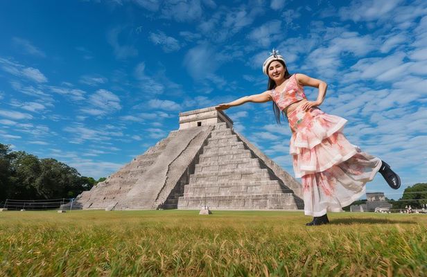 Magical Journey to Chichen Itza, Suytun and Ikkil Cenotes