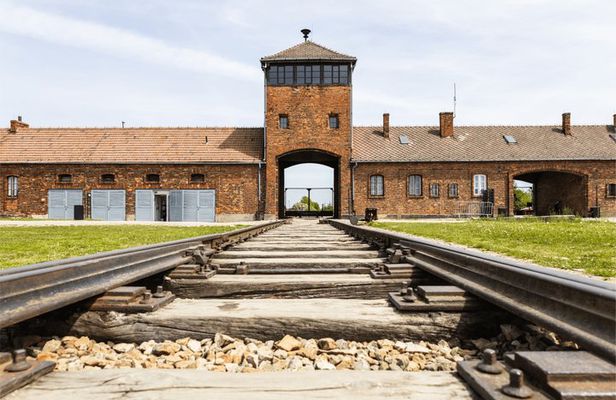 Best value Auschwitz and Birkenau Fully Guided English Tour