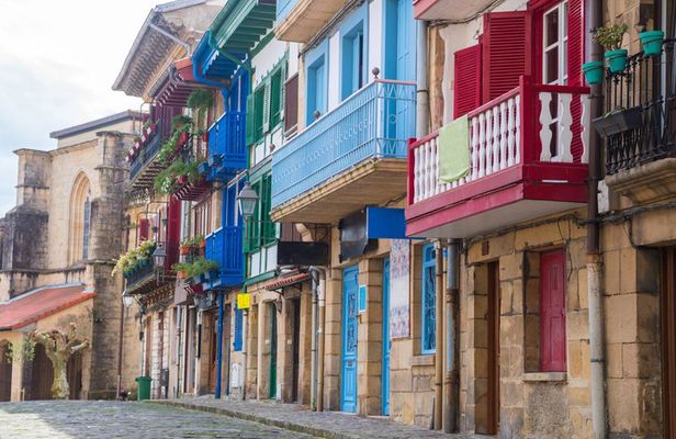 Small Group Hondarribia Historic Walking Tour