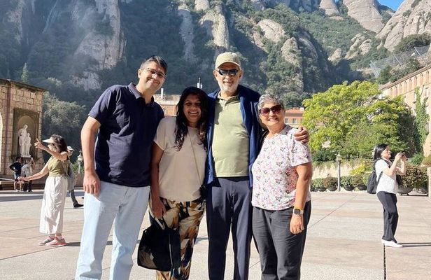 Private Montserrat Tour: Black Madonna, Monastery & Tasting