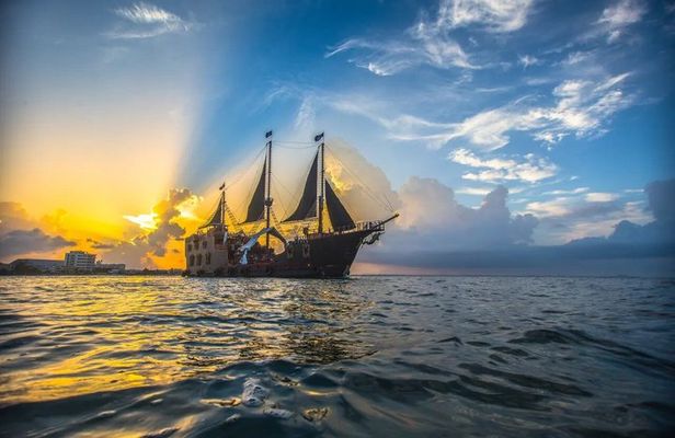 Pirate Marigalante Boat Show in Puerto Vallarta with Dinner