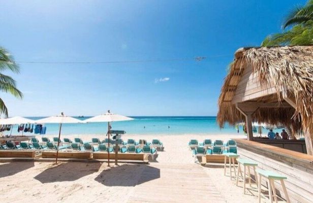 Roatán Excursion Luxury Beach Escape at San Simon Beach Club