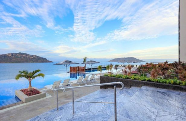 Mazatlan Beach Resort Day Pass With Lunch Drinks