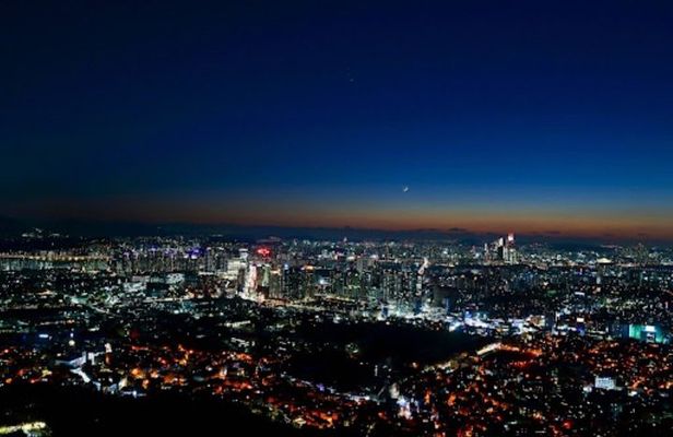 Seoul Private Night Tour: Palace, Hanok Street& N Seoul Tower