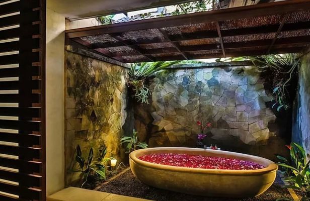 Ubud Luxury Spa Massage 2 Hour Amidst Rice fields in Bliss Spa