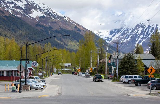 Scenic Anchorage to Girdwood Tour with Local Delicacies