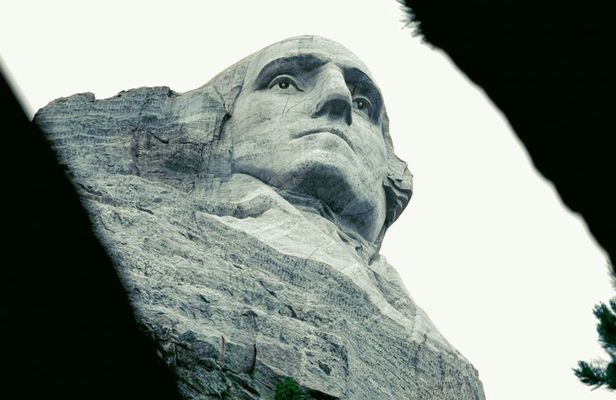 Private Mount Rushmore Lighting Tour w/ Former Park Ranger