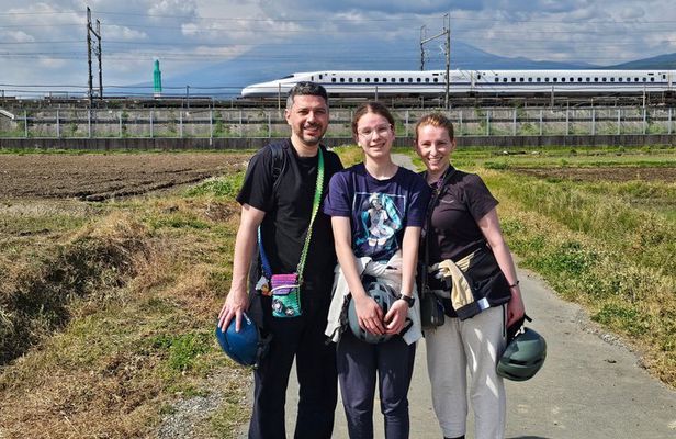 Mt. Fuji Private Guided E-Bike Tour : Fuji City