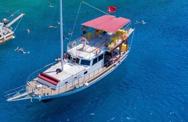 Private Boat Tour with Lunch for Large Groups
