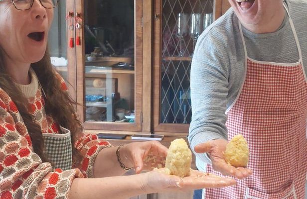 Catania: Sicilian Cooking Class with Wine and Appetizers