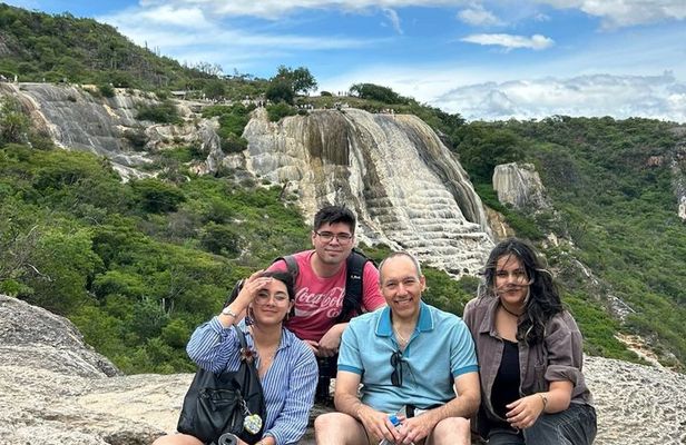 Private Tour to Hierve el Agua with Guide and Customizable Route