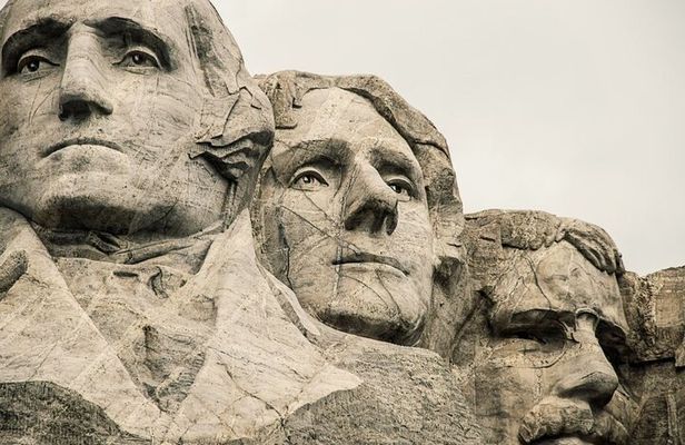 Private Mount Rushmore & Black Hills Tour w/ Former Park Ranger