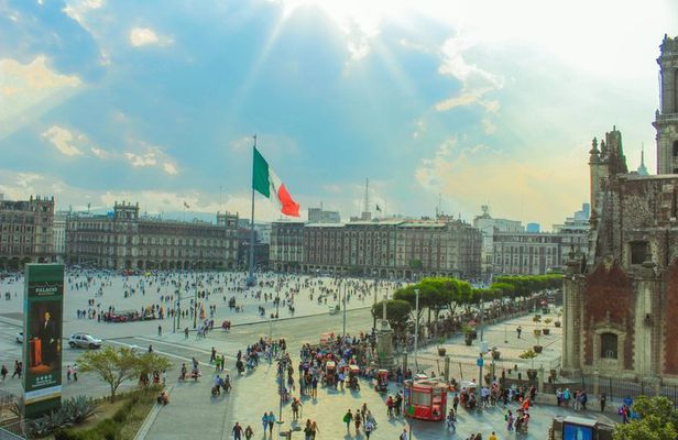 Mexico City Historic Center Tour: From Aztecs to Modern Mexico