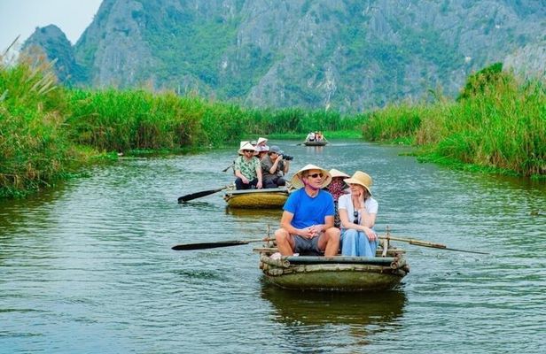Ninh Binh Private Day Tour: Hoa Lu, Tam Coc, Bich Dong &Mua Cave