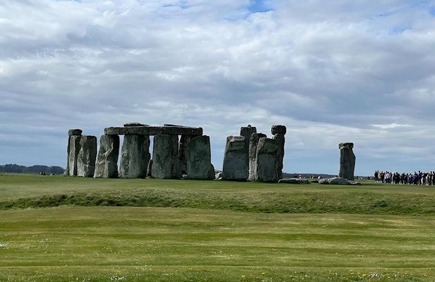 Day trip by coach - Stonehenge, Avebury & Uffington White Horse