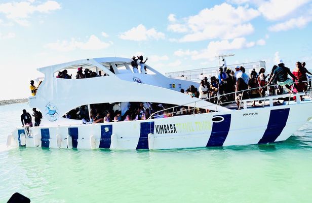 Punta Cana Combo:hip-hop cruise party vibes & Bar +Buggy off-road