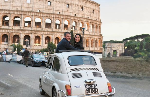 Rome by night Fiat 500 Vintage experience, with a local