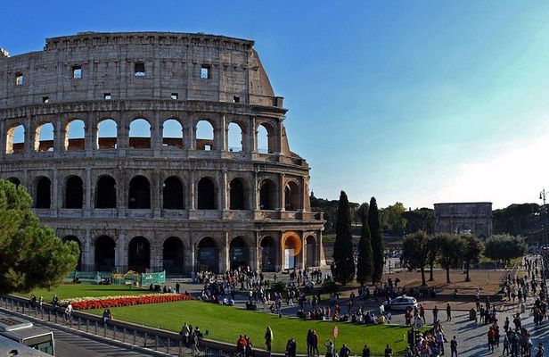 Colosseum Roman Forum and Palatine Hill Guided Tour