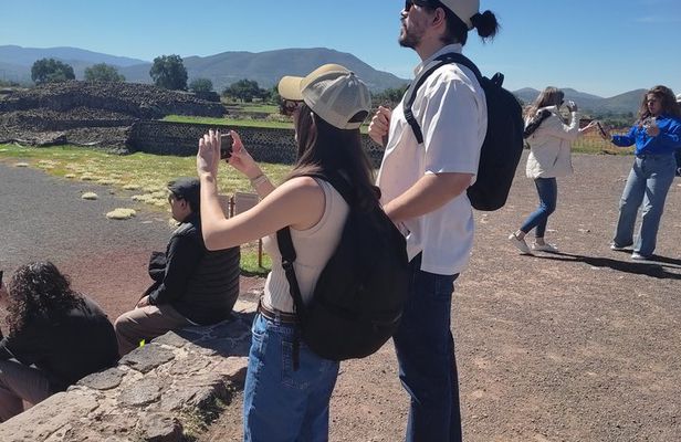 Private Tour to Teotihuacan with Transportation and Personal Guide