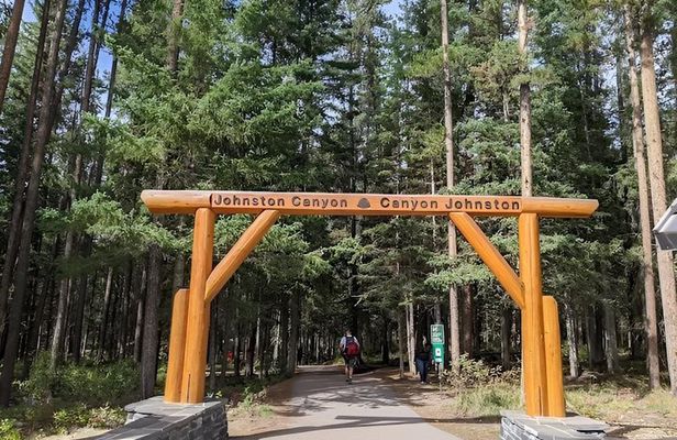 Lake Louise Moraine Lake Emerald Lake and Johnston Canyon Tour