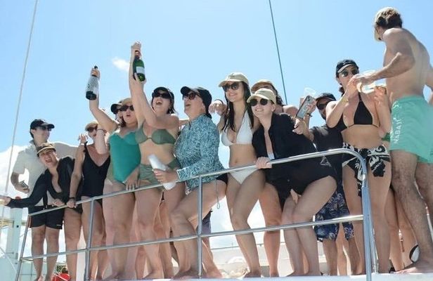 Small Group Snorkeling Cruise with Open Bar and Light Snacks