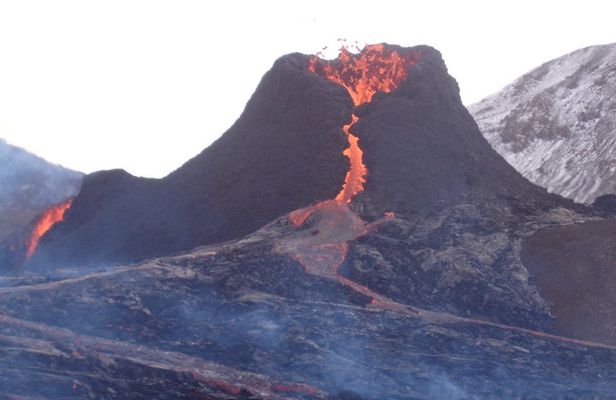 Reykjanes Volcanoes and Cliffs Small Group Tour