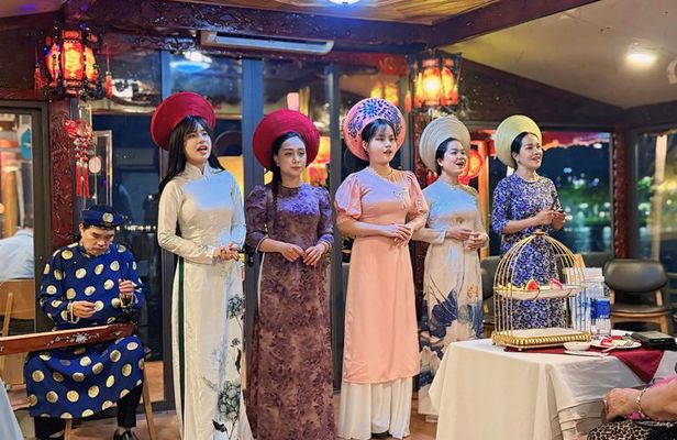 Hue: Night Cruise, 7 Course Dinner & Music on Perfume River