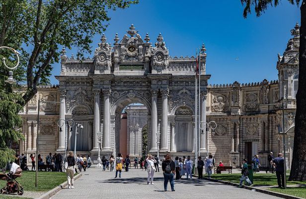 Dolmabahce Palace & Harem - Skip the Ticket Line with Audio Guide