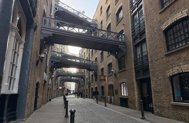 Secret Streets Self Guided Treasure Hunt in Tower Bridge