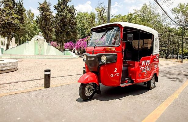 Tuk Tuk Tour of "Countess" and "Hippodrome" on CDMX