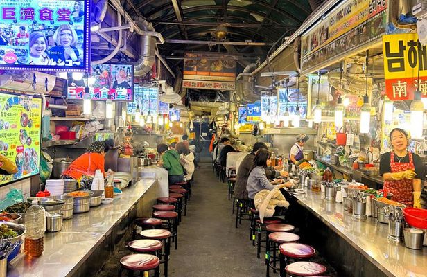 Seoul: Hidden Market Food Tour with 12+ Tasters & Drinking Games