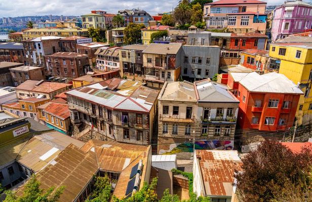 Valparaiso & Casablanca Wine Tour: Private Day Trip from Santiago