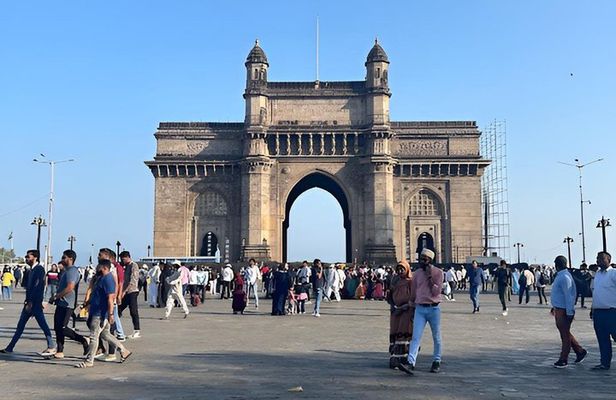 Explore Mumbai Landmarks