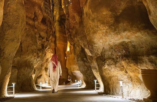 Al Ahsa is Calling Al Qarah Mountain Caves Tour