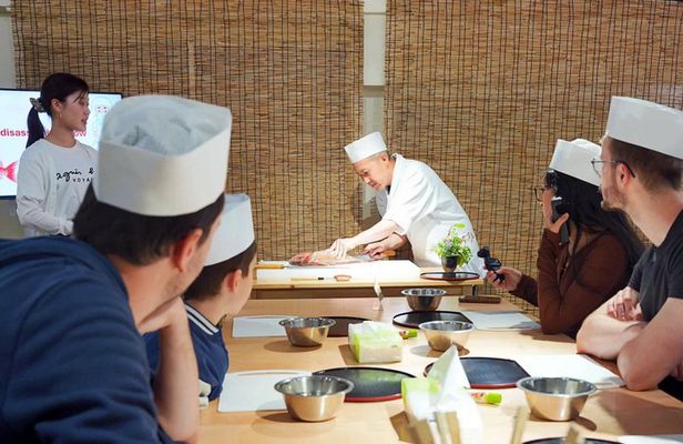 Tokyo Sushi Making Class in Tsukiji with Professional Chef