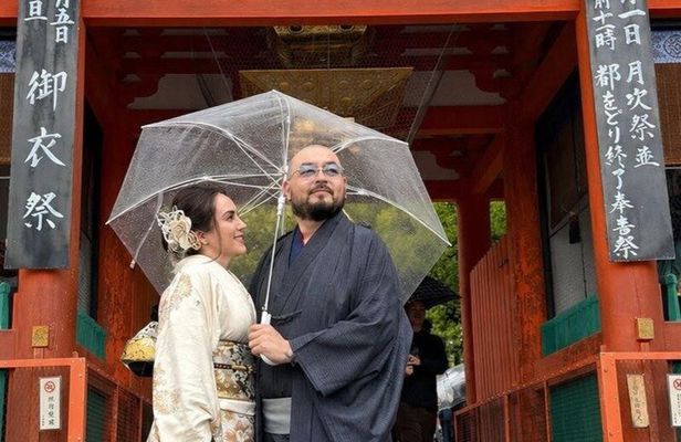 Private Kimono Dress & Gion (Geisha District) Walking Tour