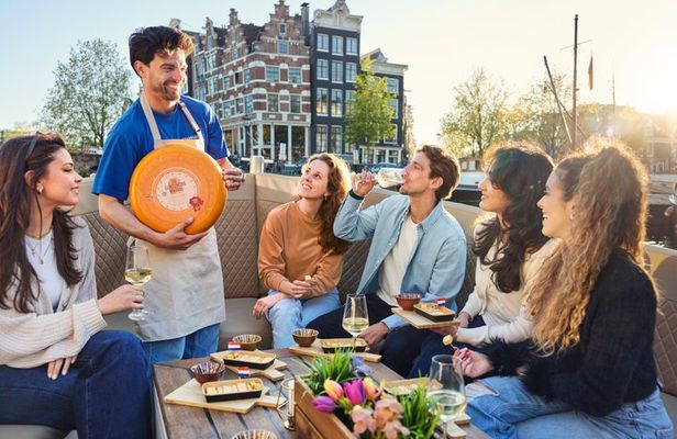 Amsterdam: Cheese Tasting Canal Cruise with Unlimited Drinks