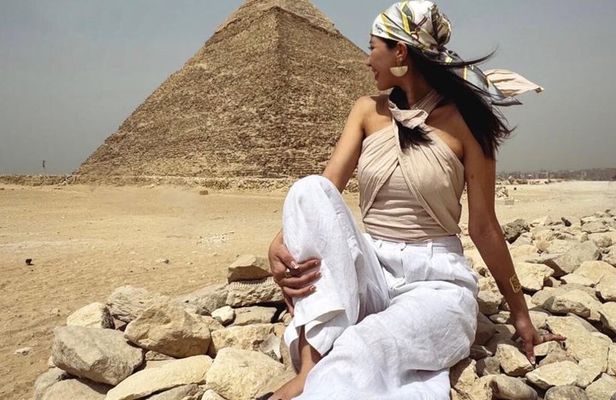 Private VIP Giza Pyramids & Sphinx Tour with Camel Ride & Lunch.